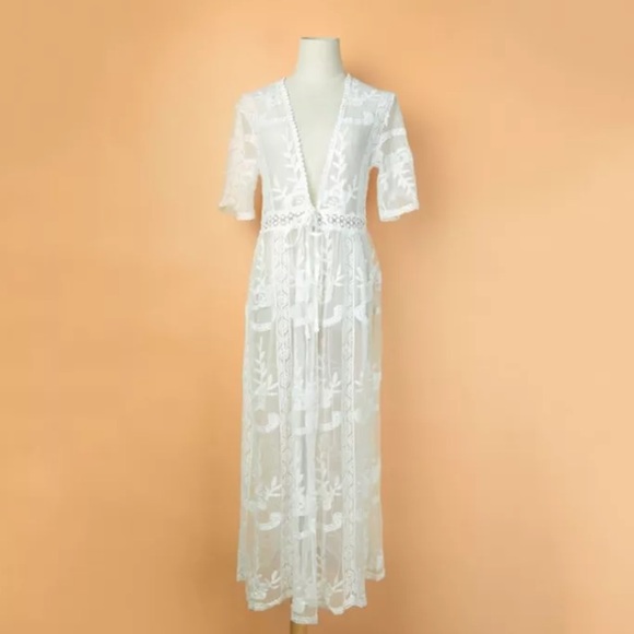 GORGEOUS ♡ Lace COVERUP - Picture 6 of 6